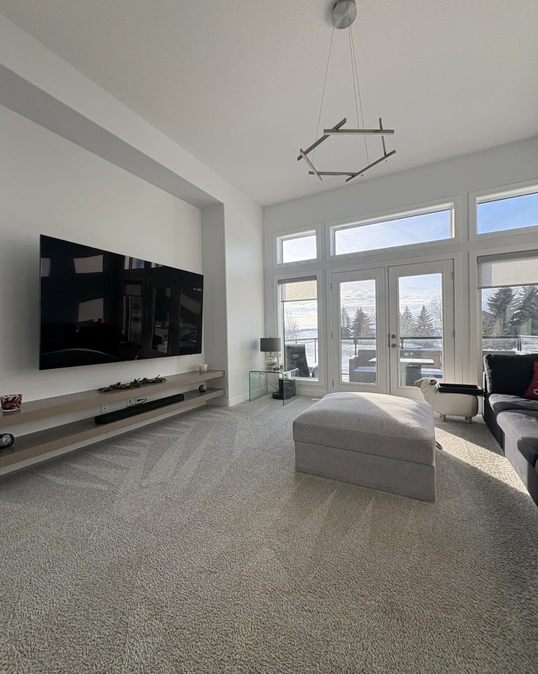 Immaculate luxury living room